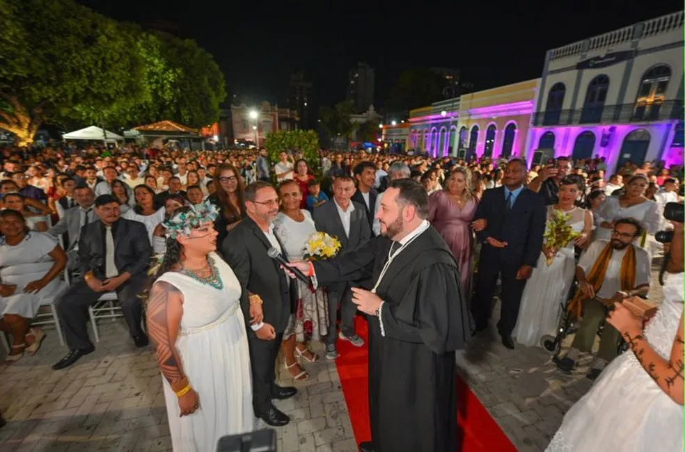 Casamento Coletivo Celebra Cidadania em Manaus