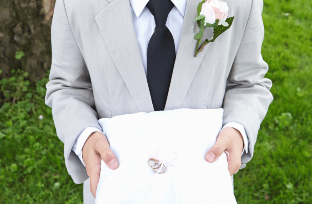 quem leva as aliancas no casamento a tradicao e seu portador no casamento